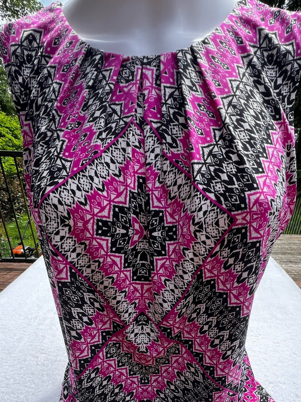 Calvin Klein Pink Black White Geometric Sleeveless Blouse. Size S.